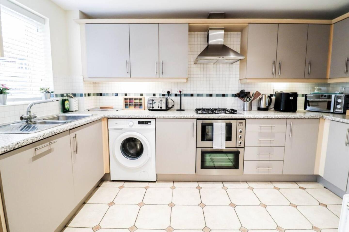 3br House With Parking Near Iron Pier Thames River Holiday home London