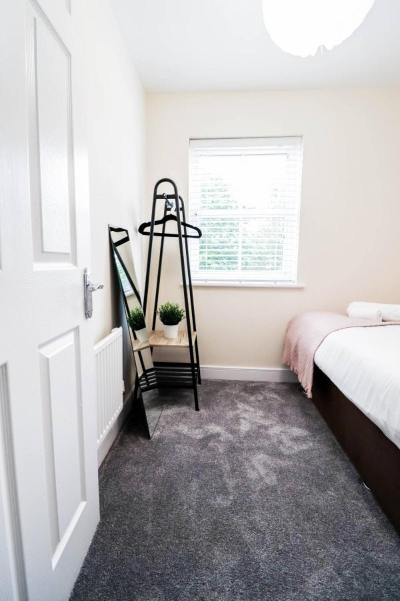 3br House With Parking Near Iron Pier Thames River Holiday home London