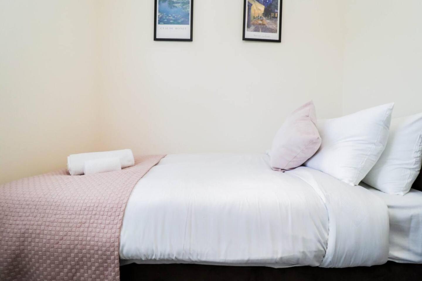 Casa vacanze 3br House With Parking Near Iron Pier Thames River