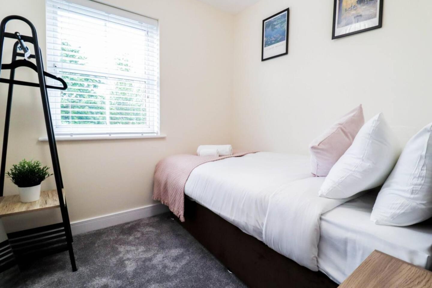 Casa vacanze 3br House With Parking Near Iron Pier Thames River Londra