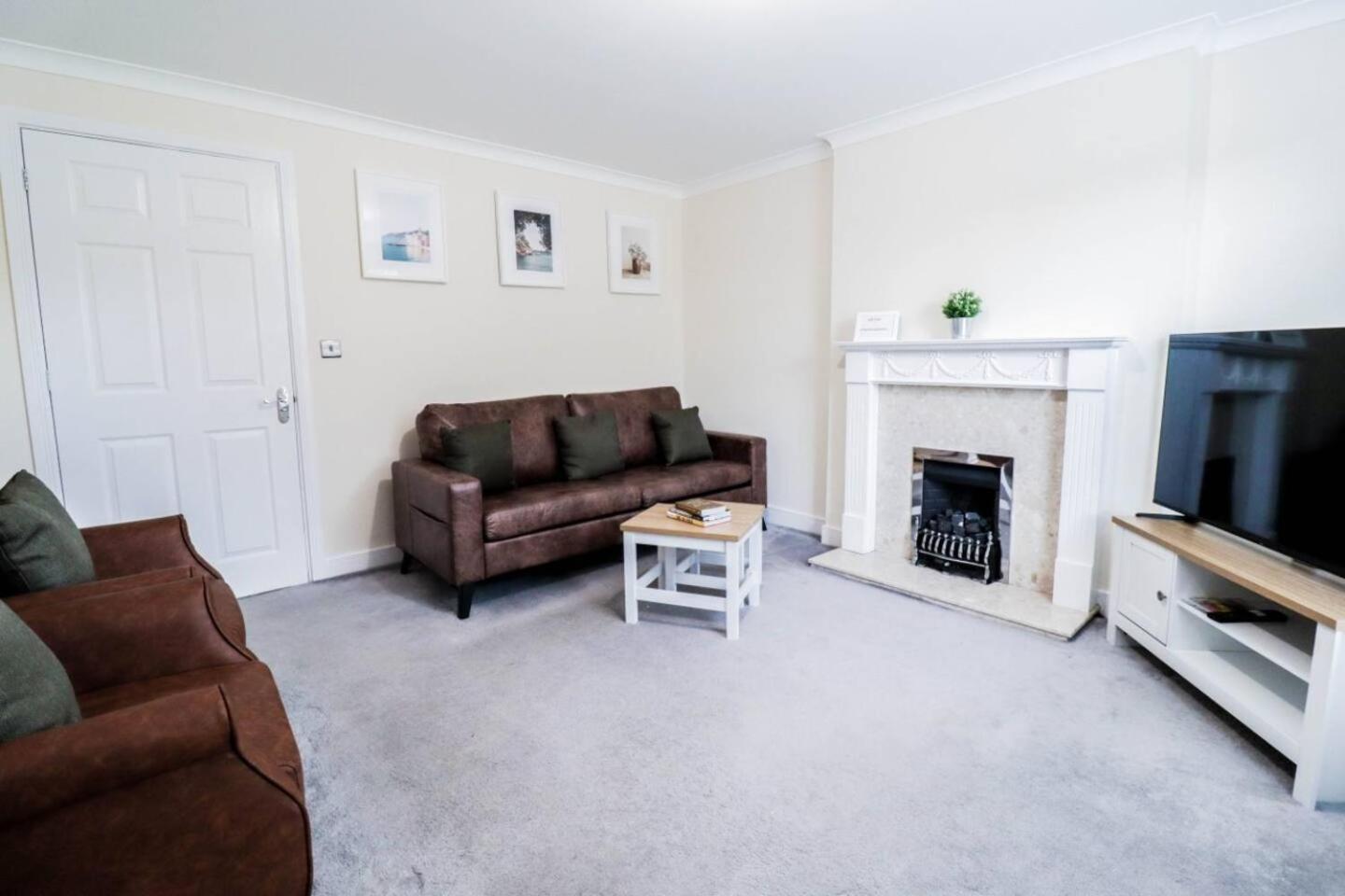 3br House With Parking Near Iron Pier Thames River *