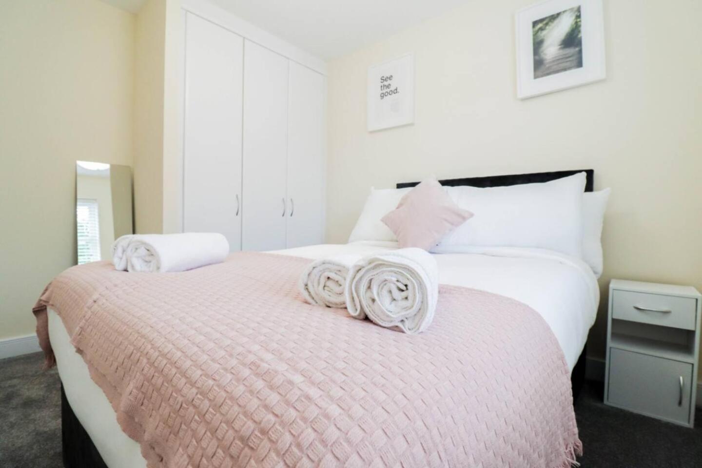 Casa vacanze 3br House With Parking Near Iron Pier Thames River Londra