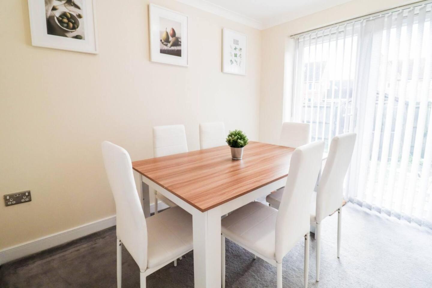3br House With Parking Near Iron Pier Thames River